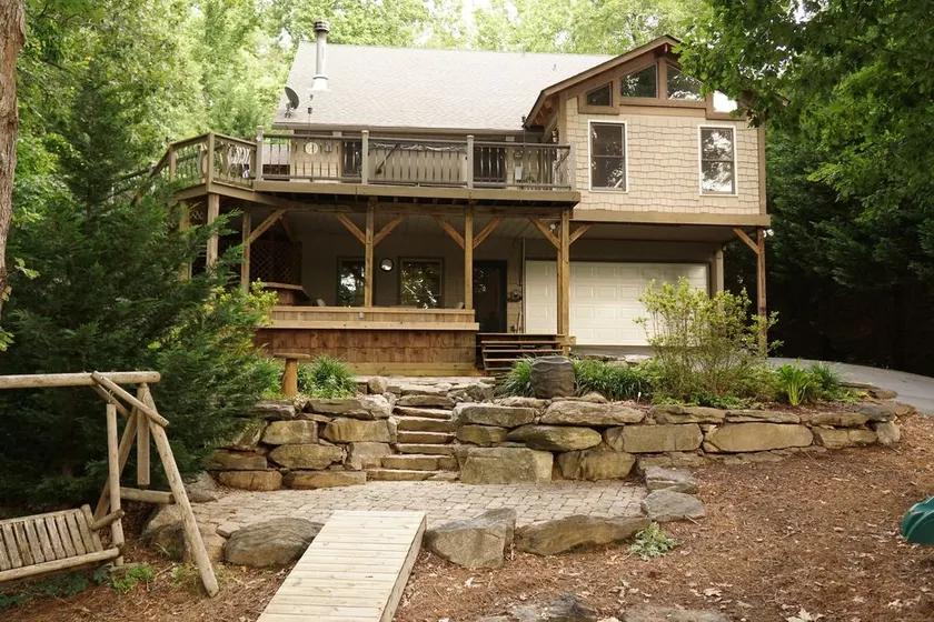 Lake Keowee waterfront private cove Close 2Clemson - Image 1