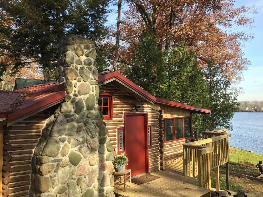 Little Log cabin on the Big Muskegon River. - Image 1