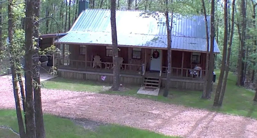 Rustic Retreat at Enid Lake - Image 1