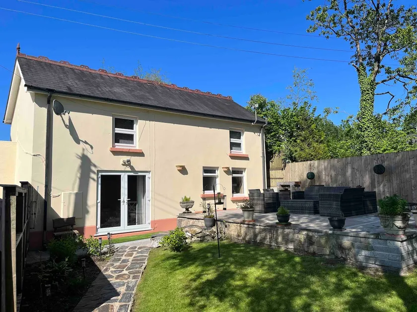 Peaceful Country Cottage near Carmarthen  - Image 1