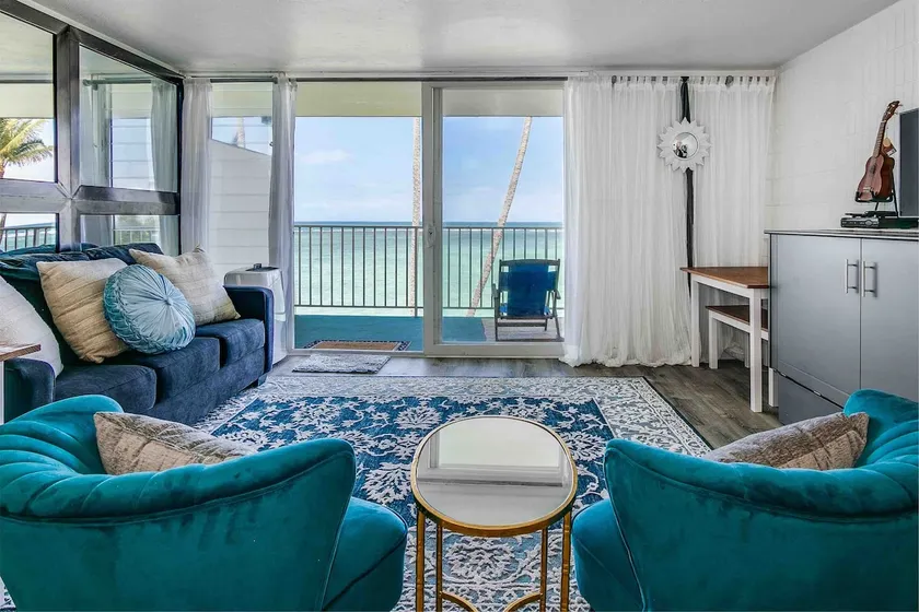 Luxury Beachfront Condo with View - Image 1
