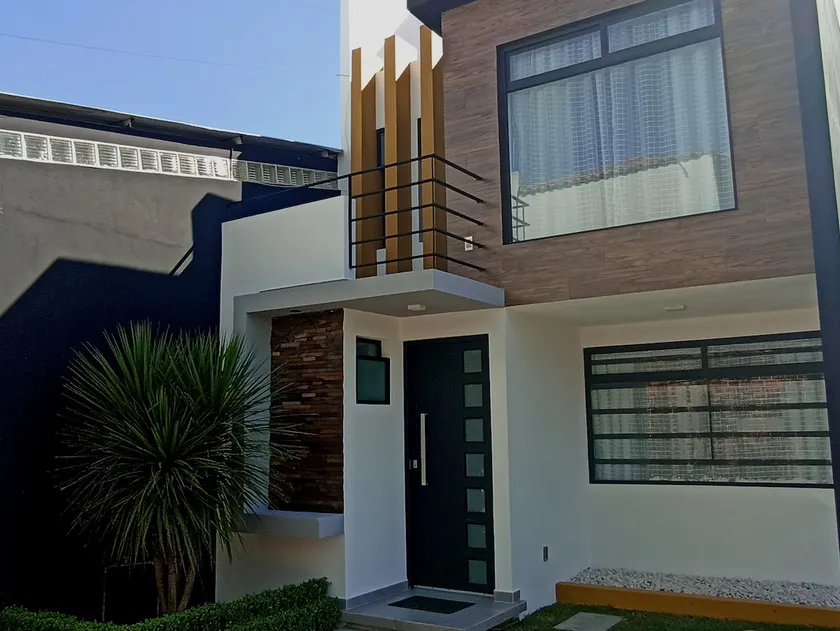 1. Beautiful modern house in the best area of Metepec - Image 1