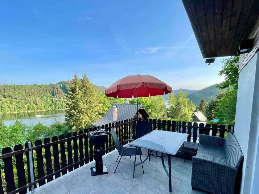 Sunny Saale residence with amazing lake views - Image 1