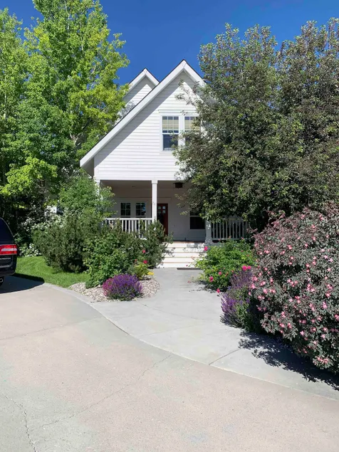 NEW Lux Large Farmhouse. Views. Firepit. Hot Tub! - Image 1
