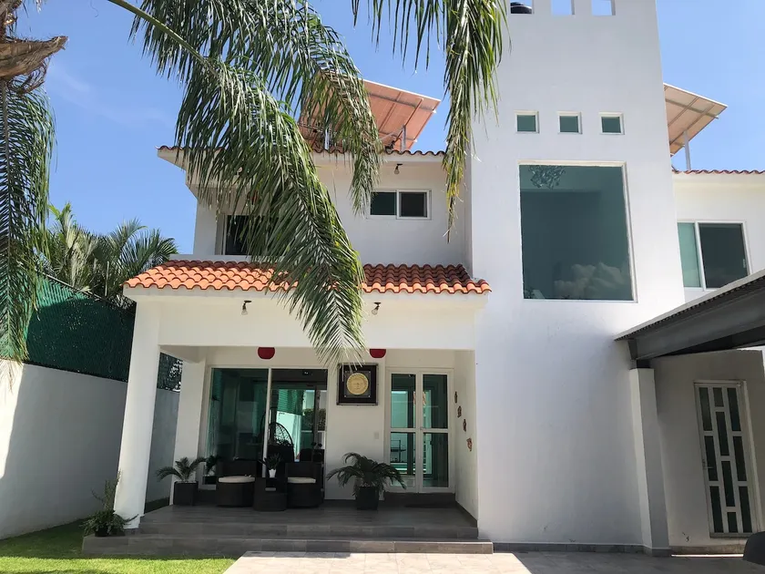 Villa Oc - Image 1