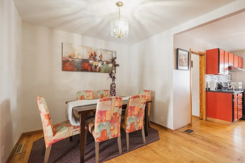 Spacious & Safe 4BR Home | Convenient + 4 Parkings - Image 1