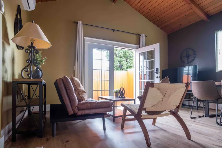 Country style Private Entrance1Bed/1B king bed ! B - Image 1
