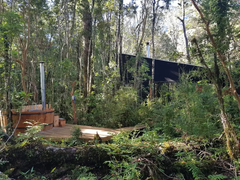 A hideaway in the woods - Image 1