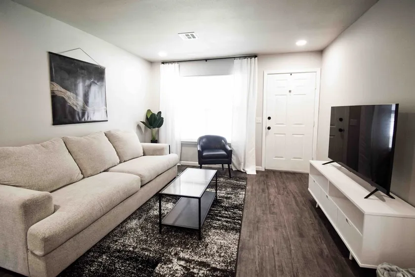 Modern Apartment in the Heart of Bentonville - Image 1