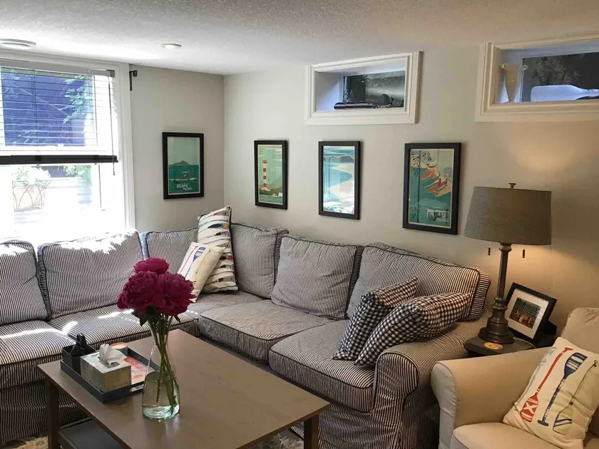 Bright, Cozy Home Away from Home in Guelph - Image 1