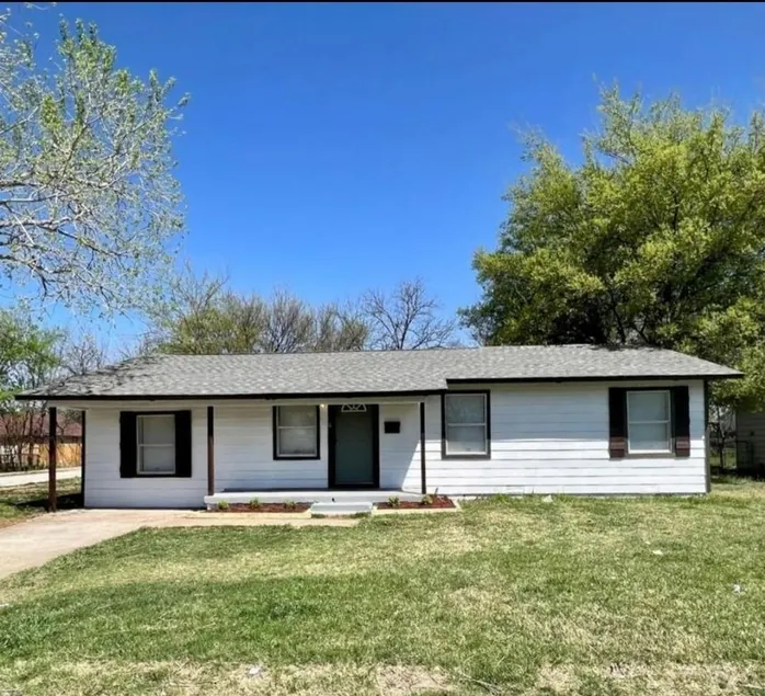 Spacious 4BR Home Near Weatherford-19 Minute Drive - Image 1