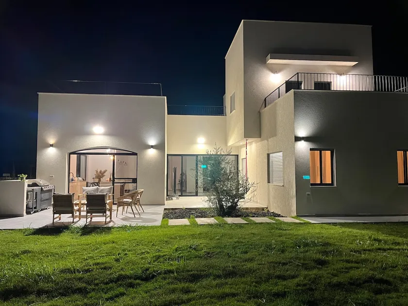 Perlstein Villa - Image 1