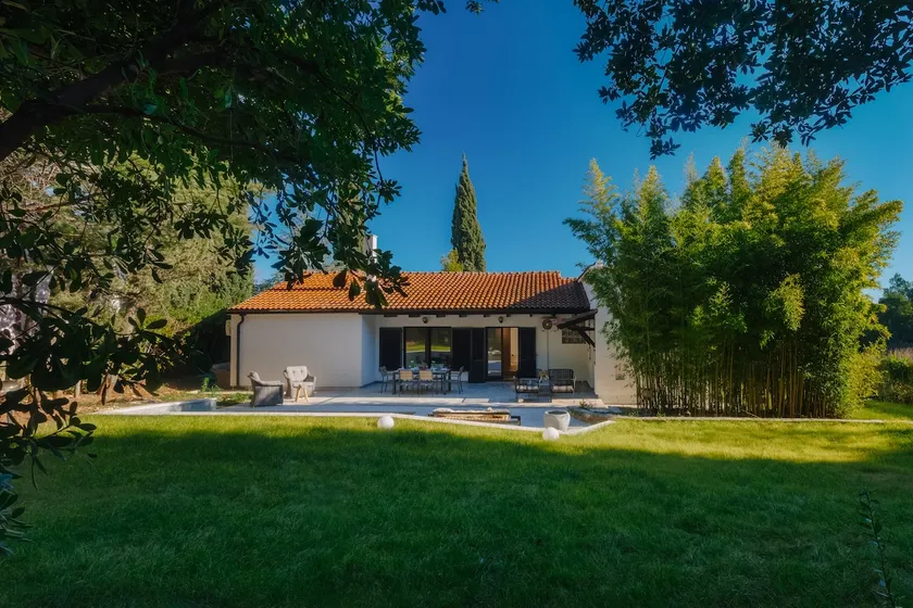 Villa with POOL and big garden - Image 1
