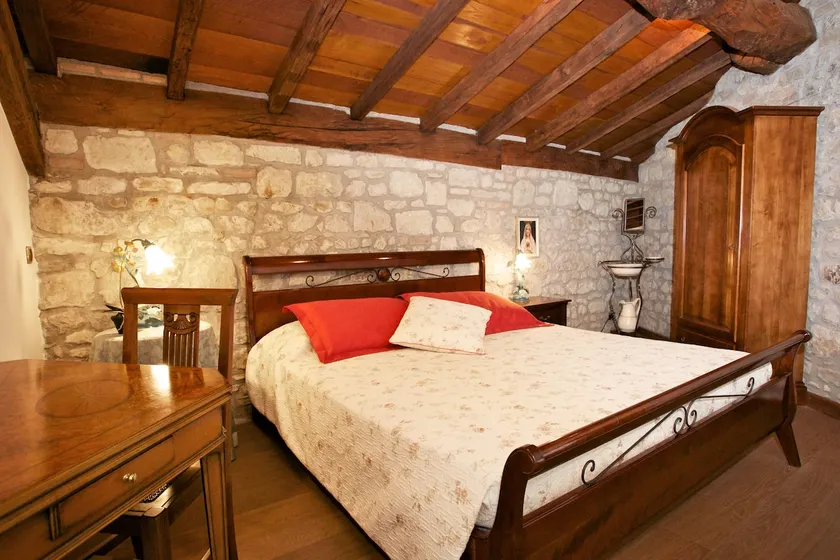 Exclusive suite in an ancient mill - Image 1