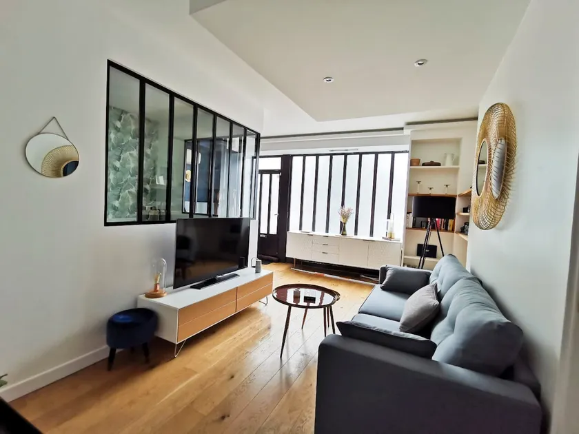 Renovated apartment, 1 bedroom + workspace - Image 1