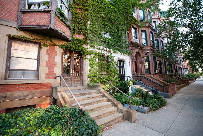St. James Place 1.5-2bdrm 1block to PRATT & Gtrain - Image 1