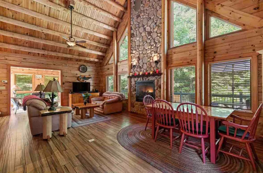 Paradise in the Lakes Region - Image 1
