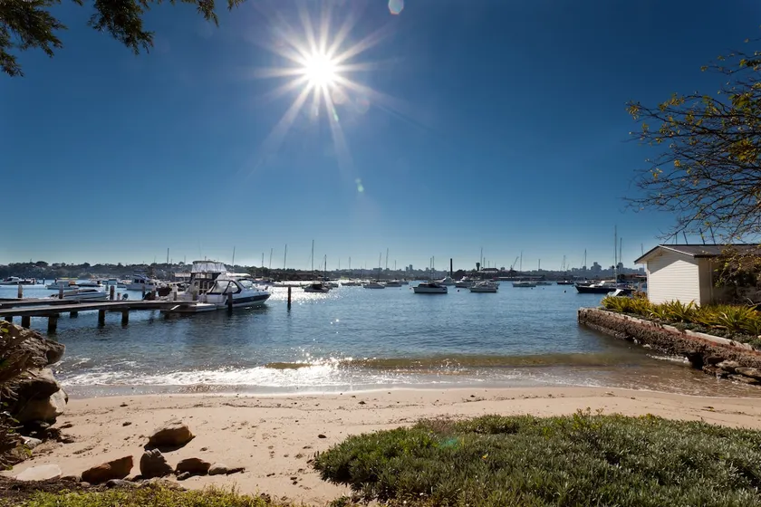 Sydney City Views Harbourside apartment - Image 1