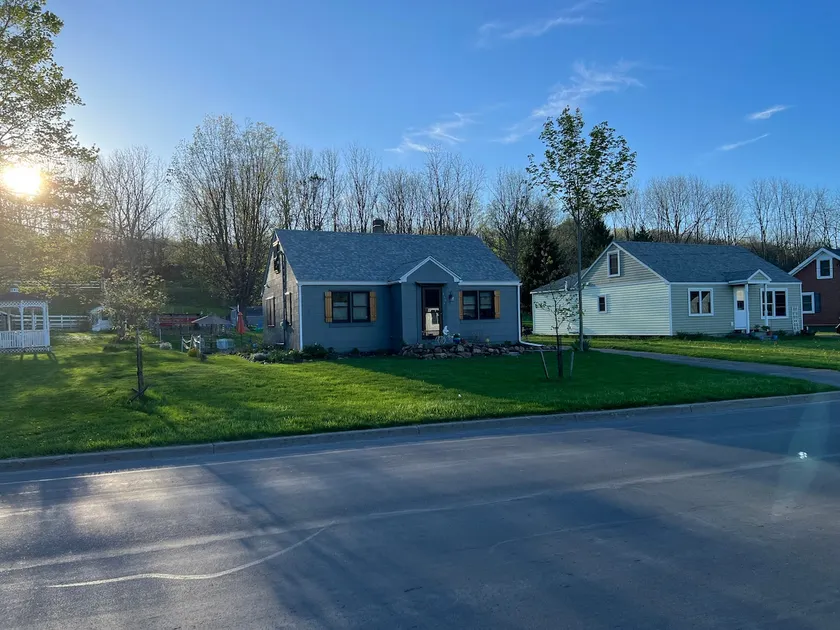 Lovely 3 Bedroom Home Close to Colgate University - Image 1