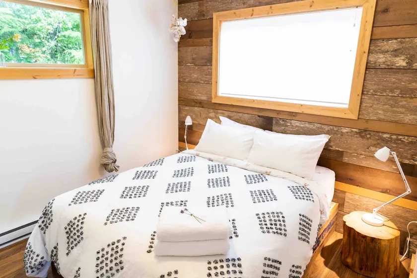 Tofino Oyster Catcher Suite - Image 1