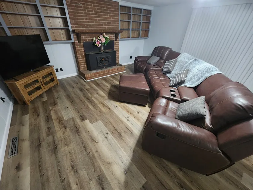 Recently renovated 3 bedroom 2 bath home - Image 1
