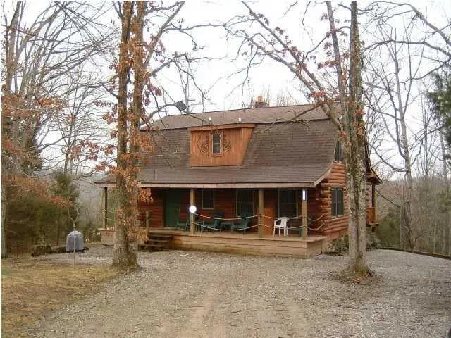 Log Cabin Nolin Lake - Image 1
