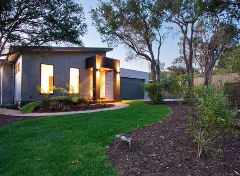 The Beach Haven - 4 bedroom Luxury Rye house Sleeps 12 - Image 1