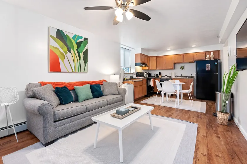 Secluded 2BR | Two Queen beds | Off-street parking - Image 1