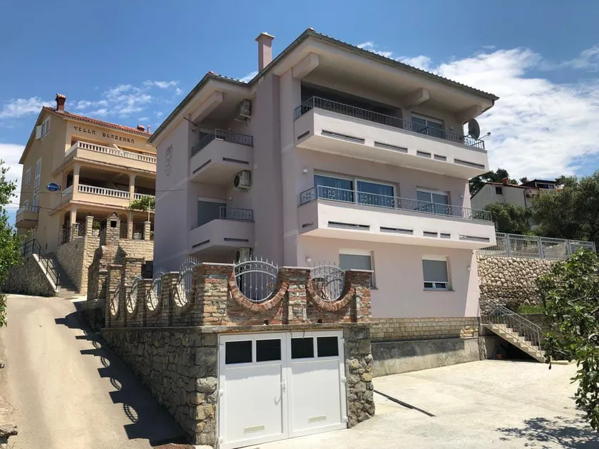Apartmani Ema Rab 1 - Image 1