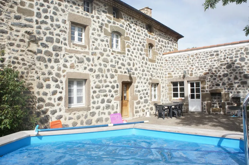3* cottage, countryside, above-ground wooden pool - Image 1