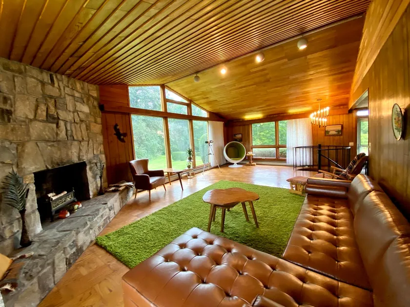 The Groovy Lake House - Image 1