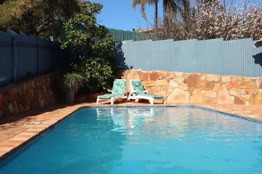 Large 5 bedroom family home. - Image 1