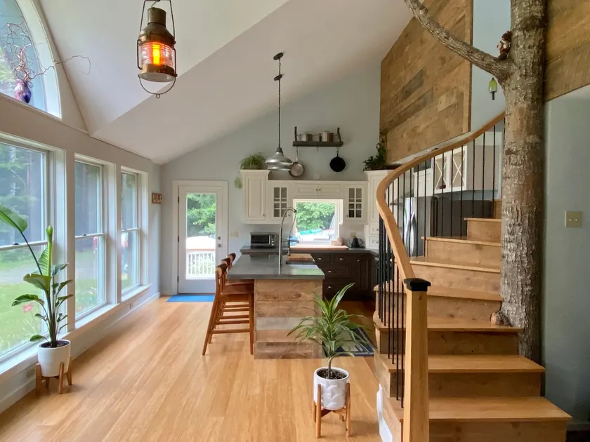 Private, modern, minutes from Acadia. - Image 1