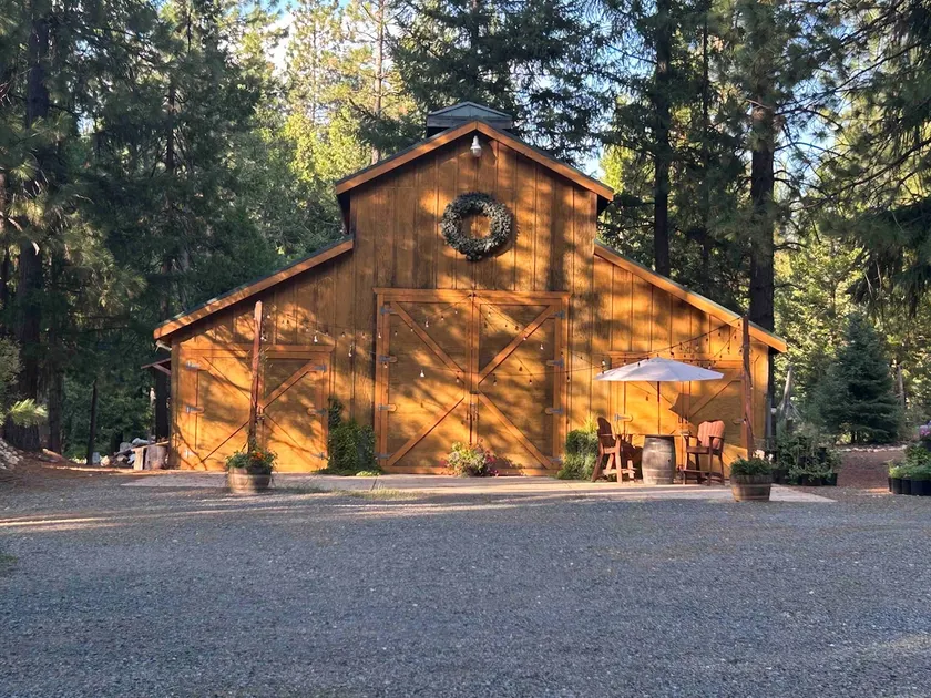 FairyTale Cottage Retreat, Love Dogs & Disc Golf - Image 1
