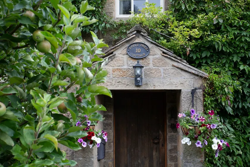 Apple Tree Cottage - luxury Dales Village retreat - Image 1