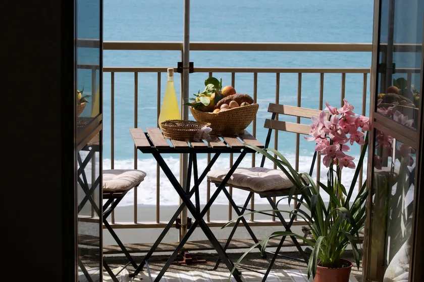Beachside comfort - Image 1
