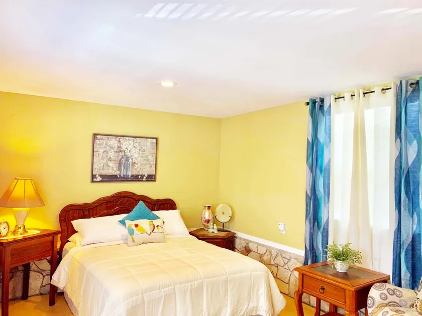 Guesthouse near LAX & Long Beach Airports - Image 1