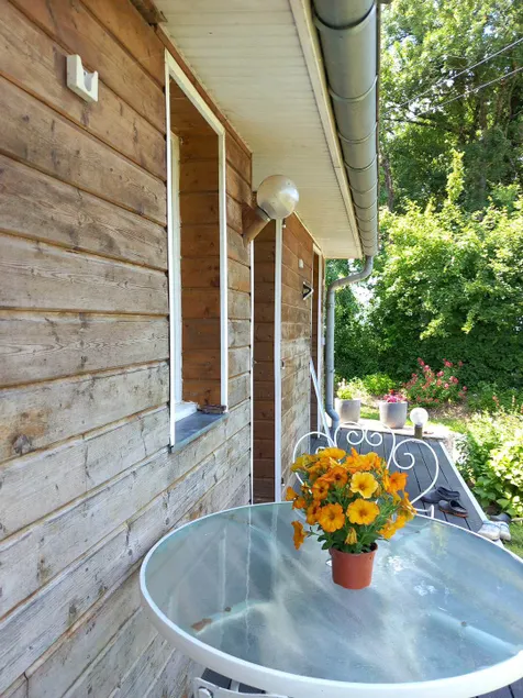accommodation with outdoor space - Image 1
