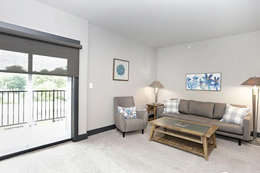 *Charming Two Bed, Two Bath Apt with Balcony* - Image 1