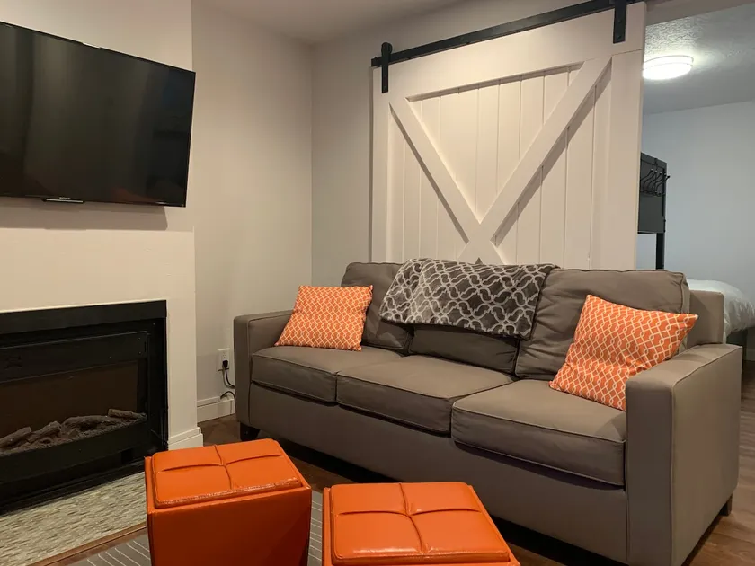 ⭐️Heart of Park City Hot Tub, Deck & Parking 2/2⭐️ - Image 1