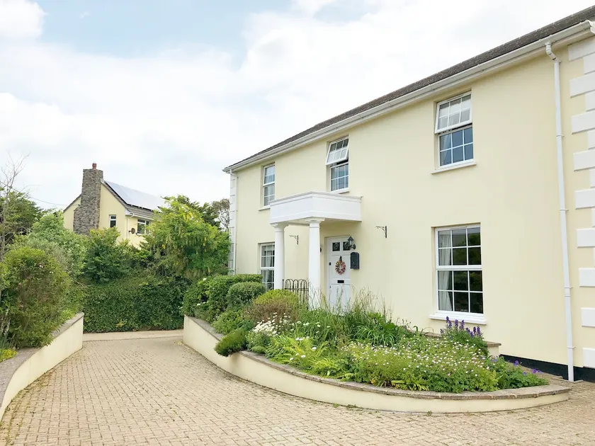 Luxury House-Central of Croyde- Sleeps 8 - Image 1