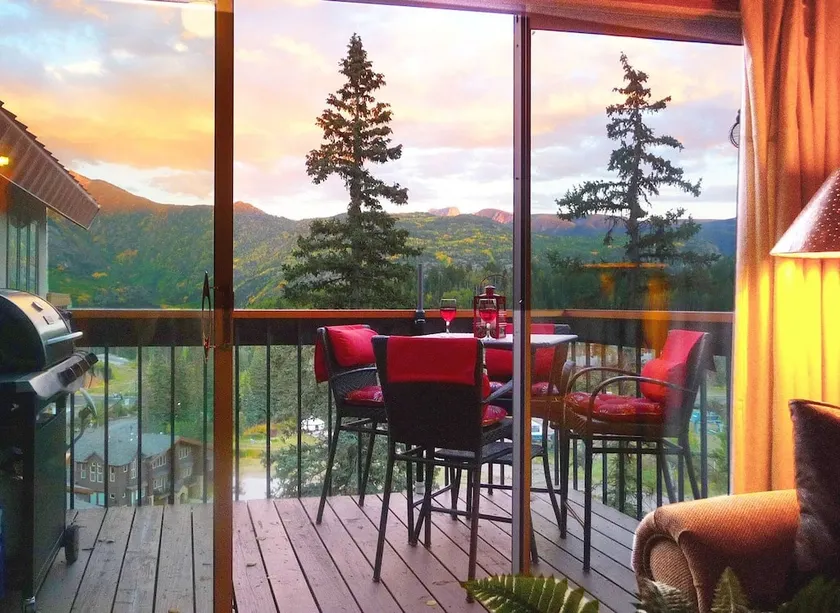 Purgtopia | Steps to Lift | 🏔Views | Pool/Hot Tub - Image 1