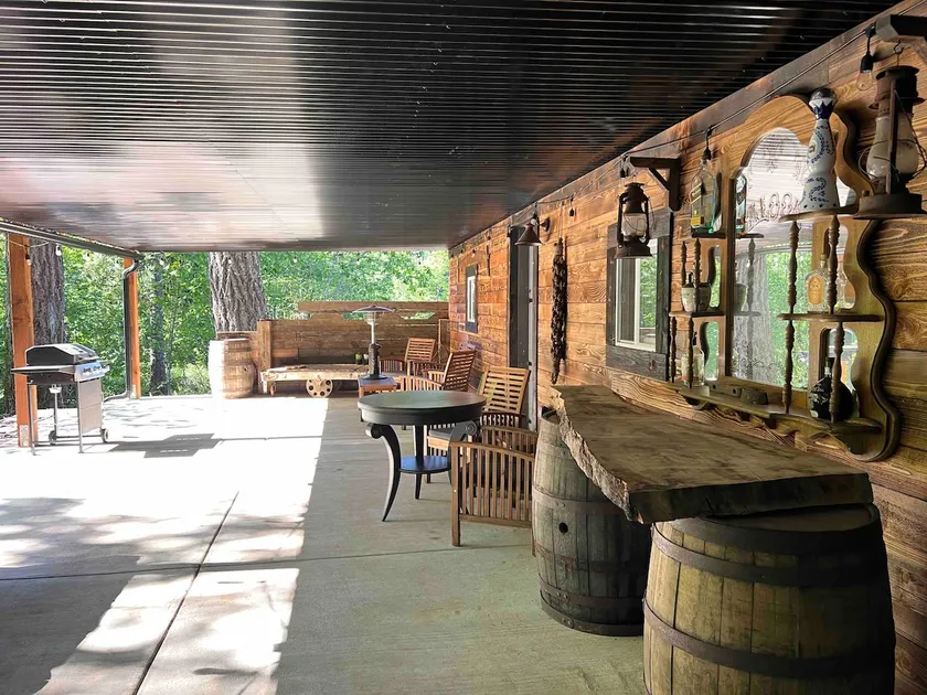 Unique Underground Speakeasy With Hot Tub - Image 1