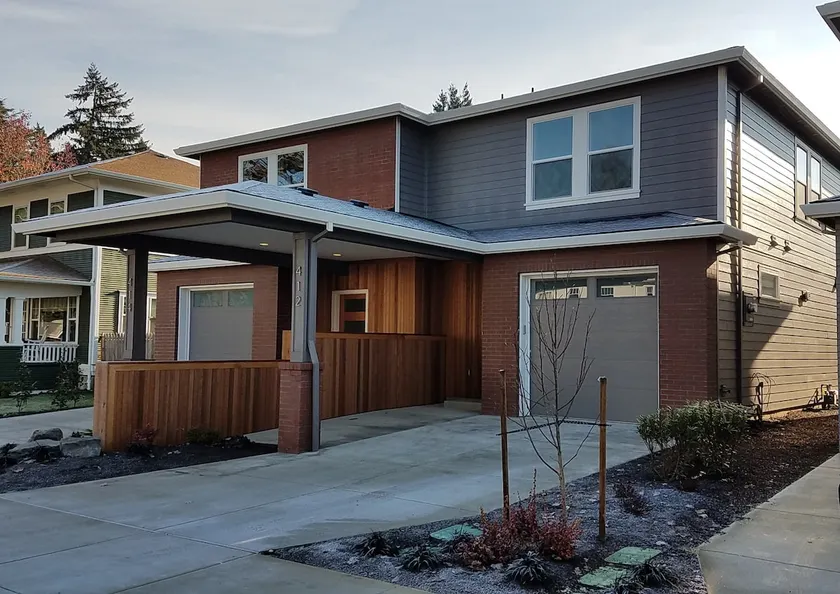Beautiful Townhouse Downtown - Image 1