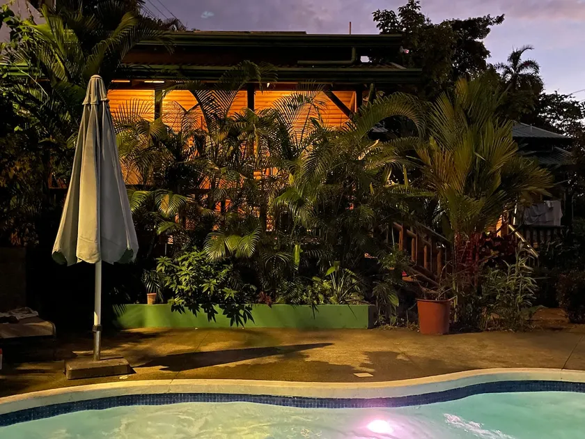 Tropical Cabin • 10 Min to Beach & Park - Image 1