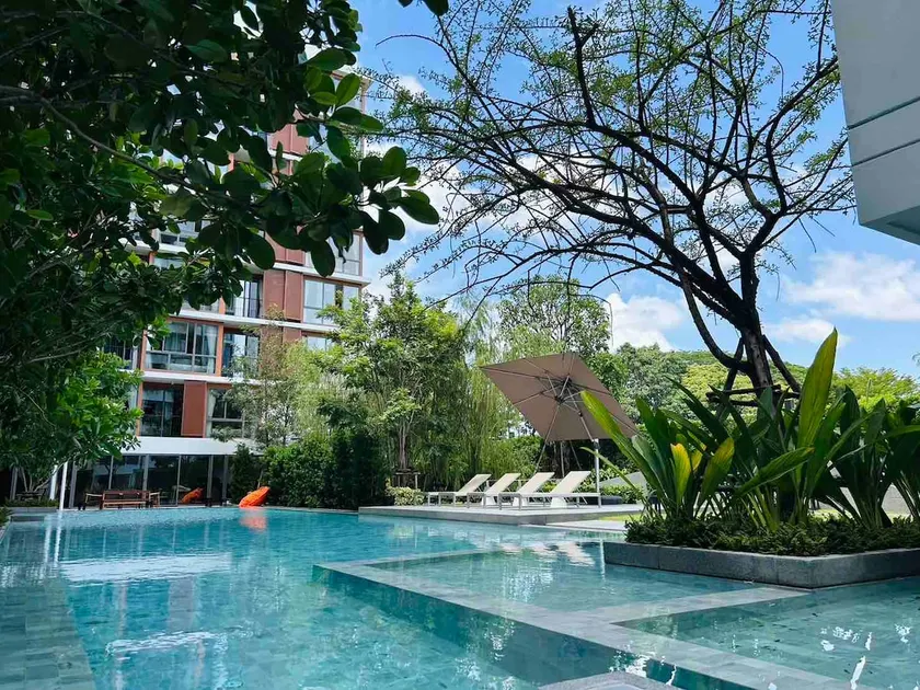 Bangkok Ekkamai High-end Apartment/Apartment in a Rich Area/One Bedroom, One Living Room, One Bathroom/Comfortable and Quiet/Shuttle Car/BTS Station - Image 1