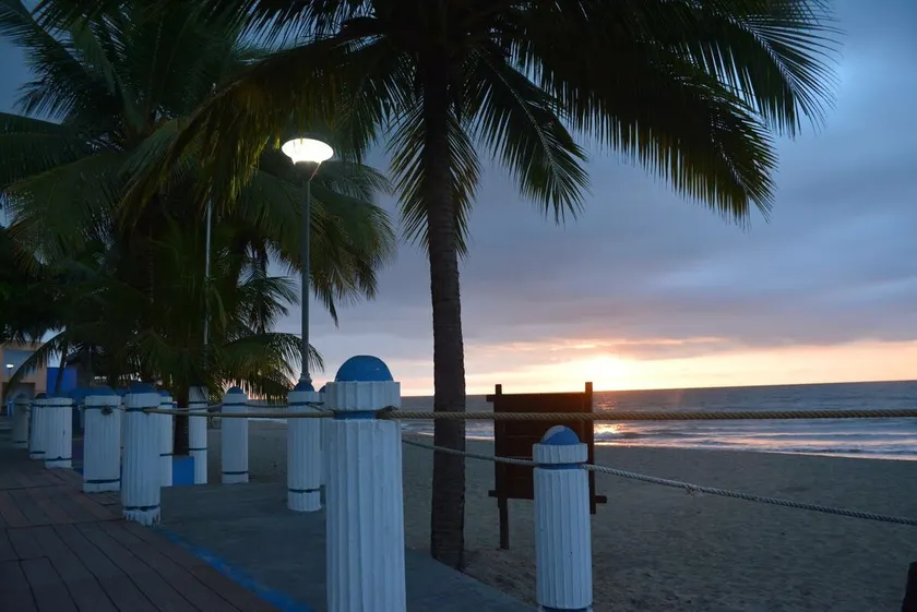 APARTMENT RENTAL IN PLAYA ALMENDRO TONSUPA - Image 1