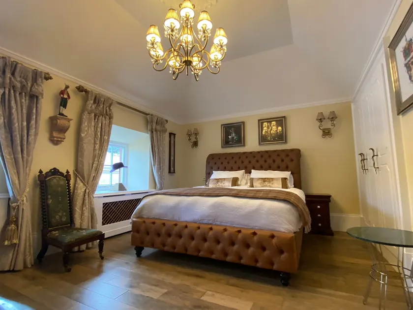 Clan Young Suite Apartment-LUXURY CENTRAL GETAWAY!! - Image 1