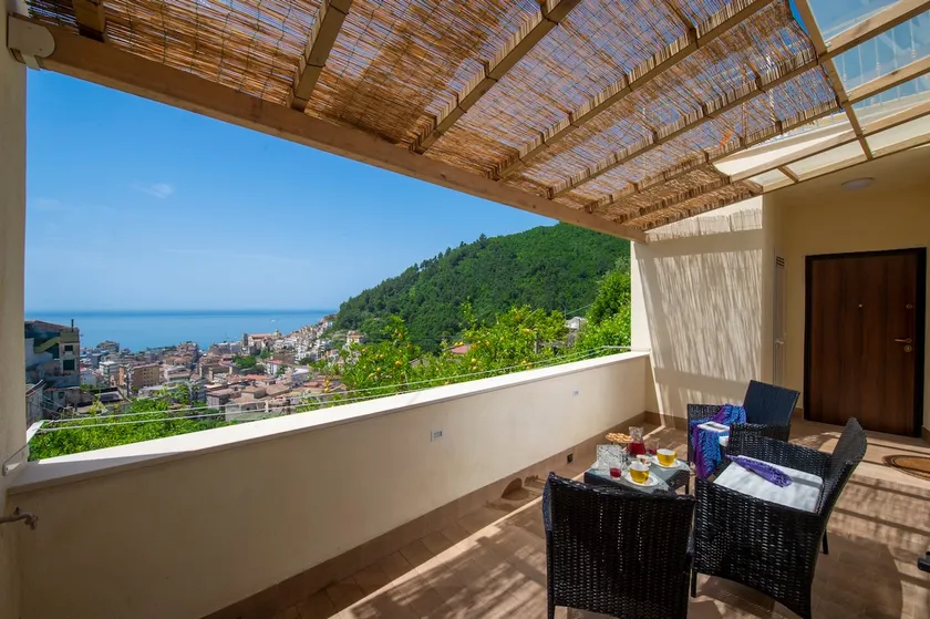 Sunshine Vacation Home with Private Terrace - Image 1
