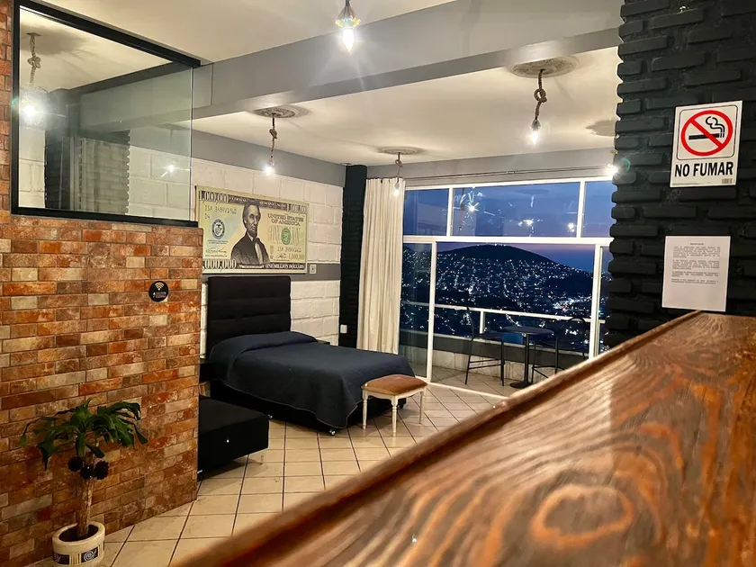 Apartment with a jacuzzi and a romantic viewpoint - Image 1